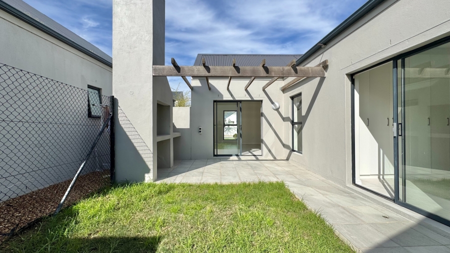 3 Bedroom Property for Sale in Aan de Wijnlanden Western Cape